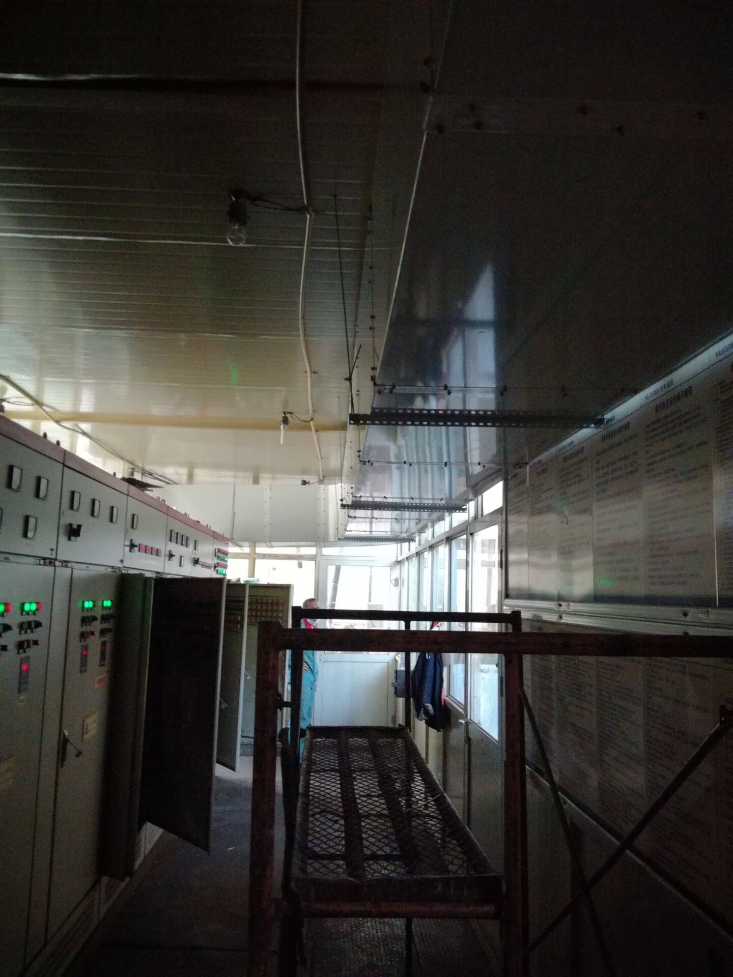 環(huán)?？照{(diào)塑膠廠降溫案例